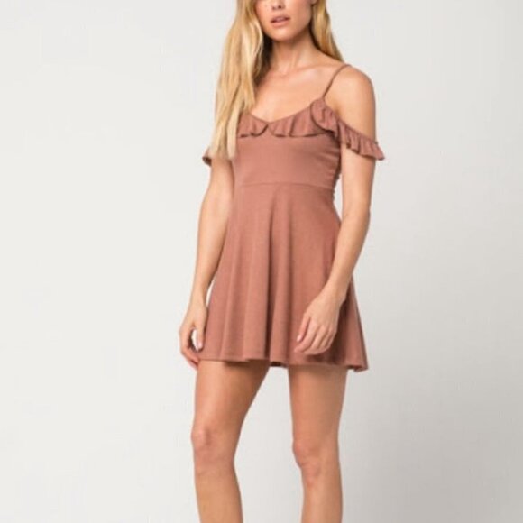 Full Tilt Women's Off the Shoulder Mini Dress Size Small - Picture 1 of 9